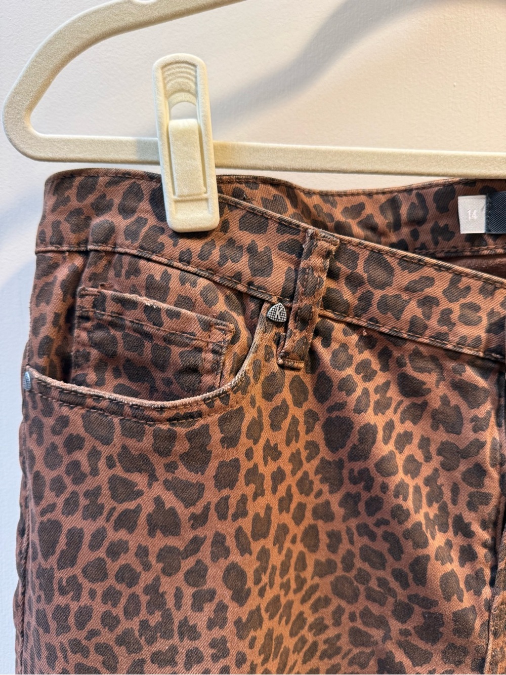 Kut from the Kloth New York Women’s Brown Leopard Print Ankle Jeans - NWT - Picture 4 of 10